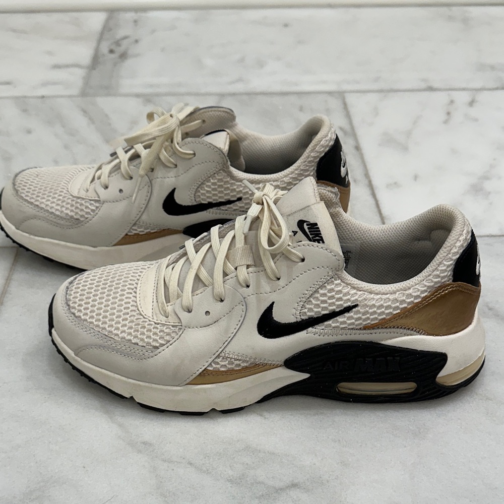 Nike Air Max Women’s black and gold Sneakers